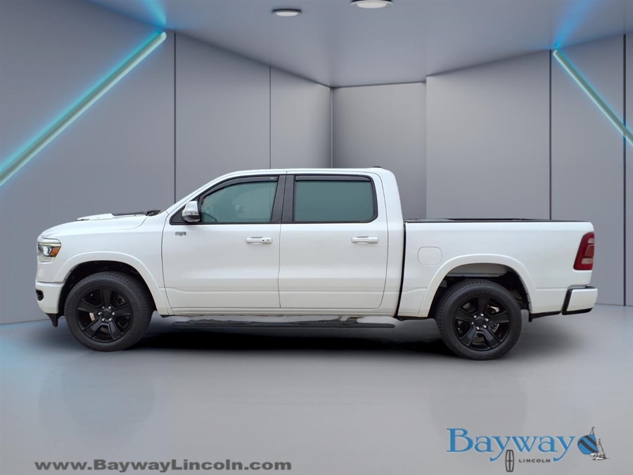 RAM 1500 Laramie Crew Cab SWB 2WD 2020