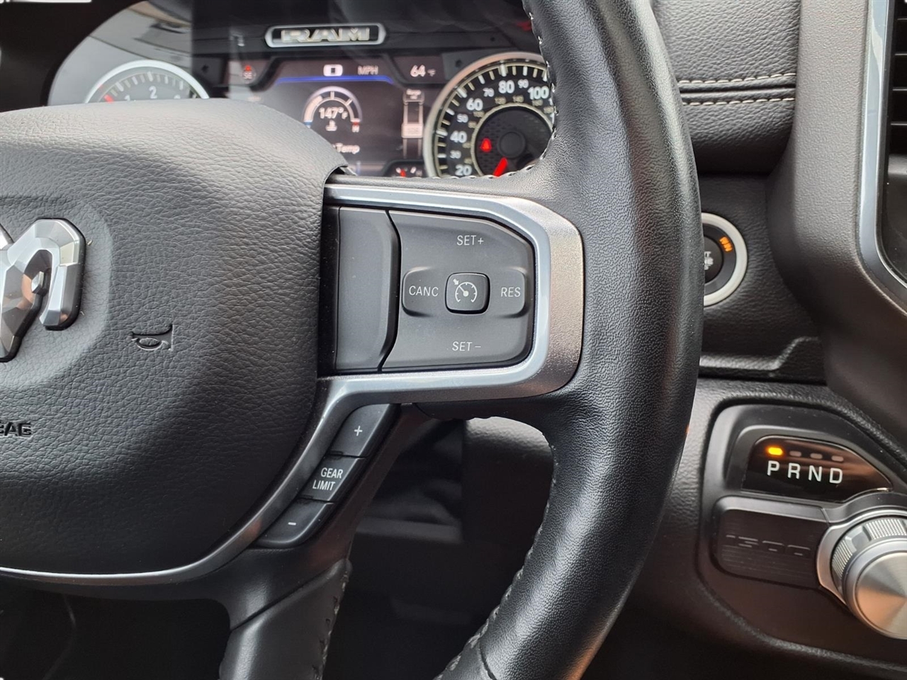 RAM 1500 Laramie Crew Cab SWB 2WD 2020