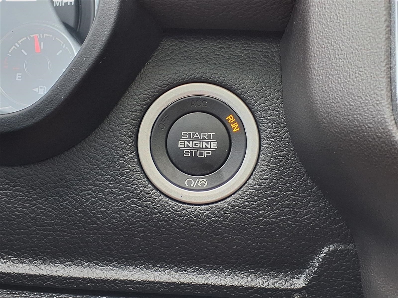 RAM 1500 Laramie Crew Cab SWB 2WD 2020