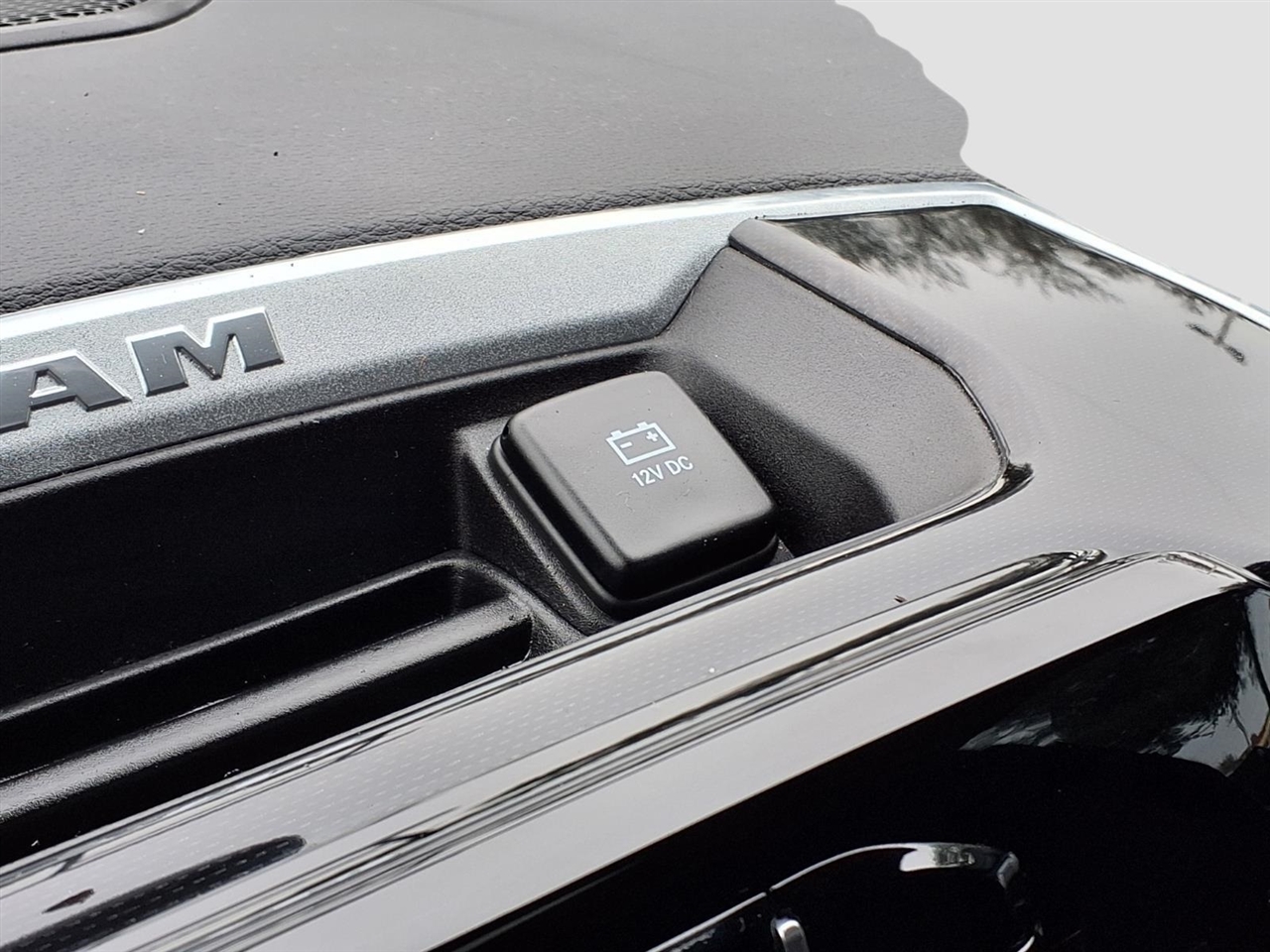 RAM 1500 Laramie Crew Cab SWB 2WD 2020