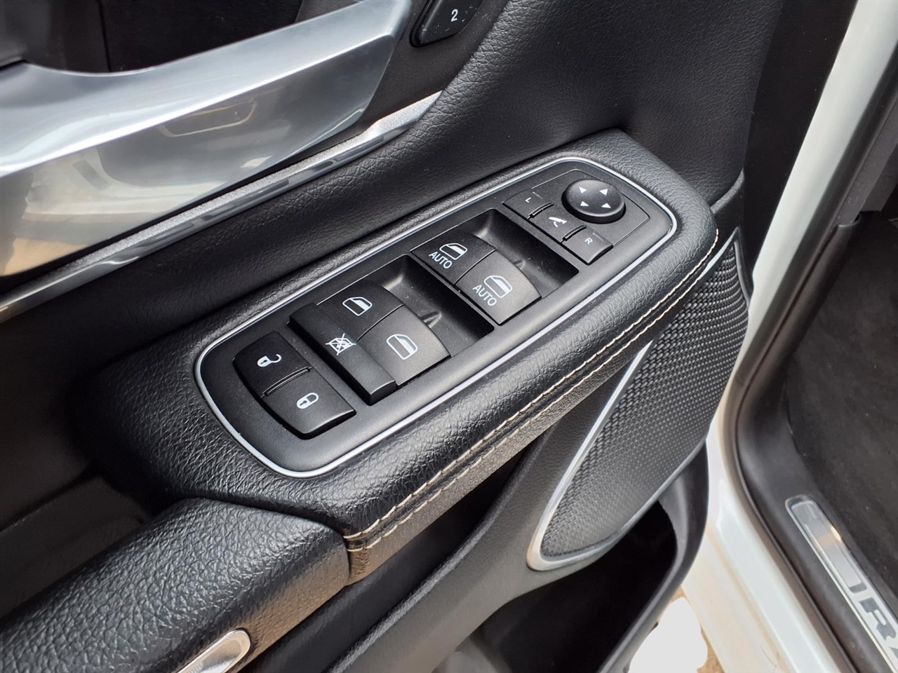 RAM 1500 Laramie Crew Cab SWB 2WD 2020