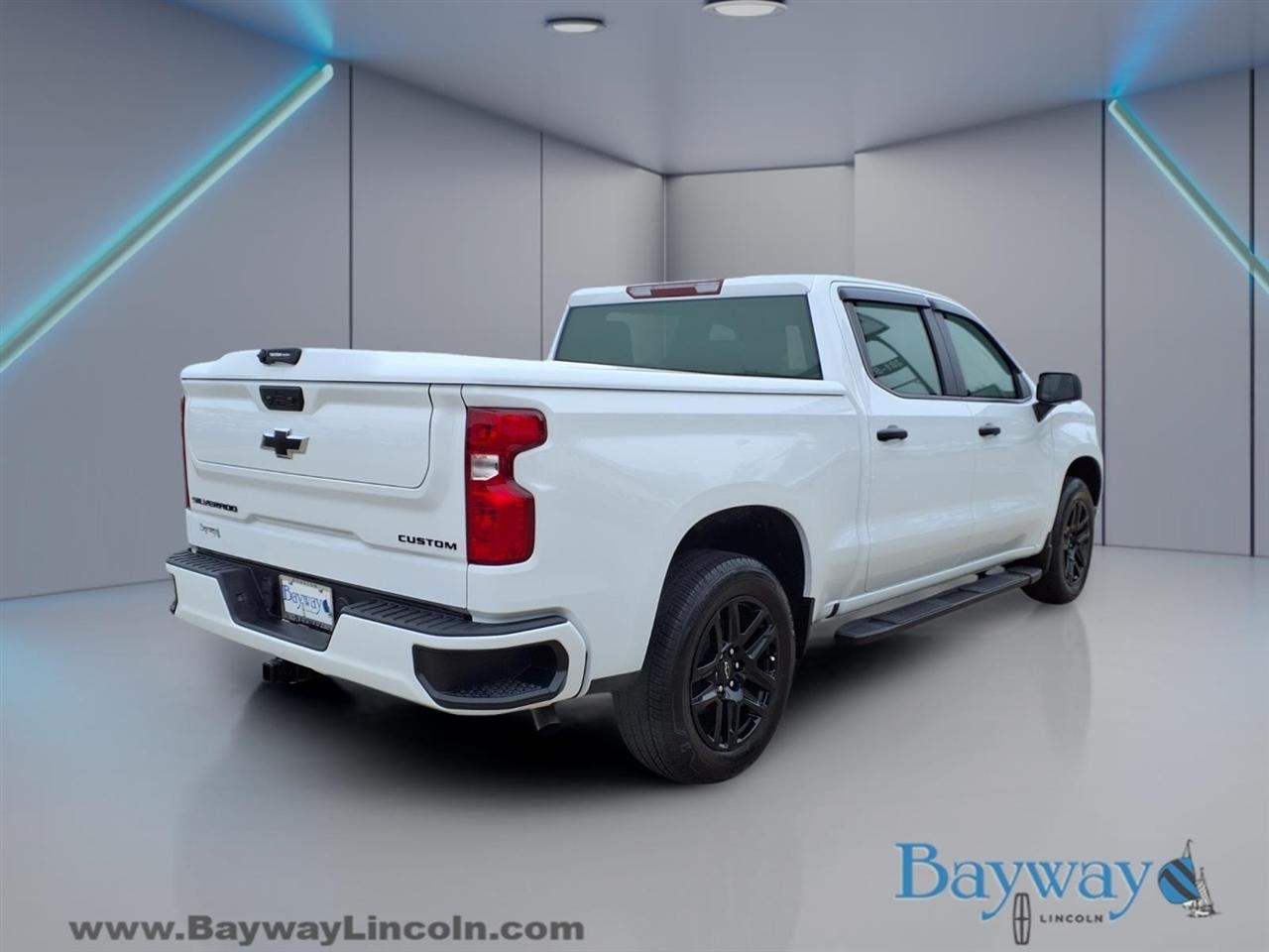 Chevrolet Silverado 1500 Custom Crew Cab 2WD 2025