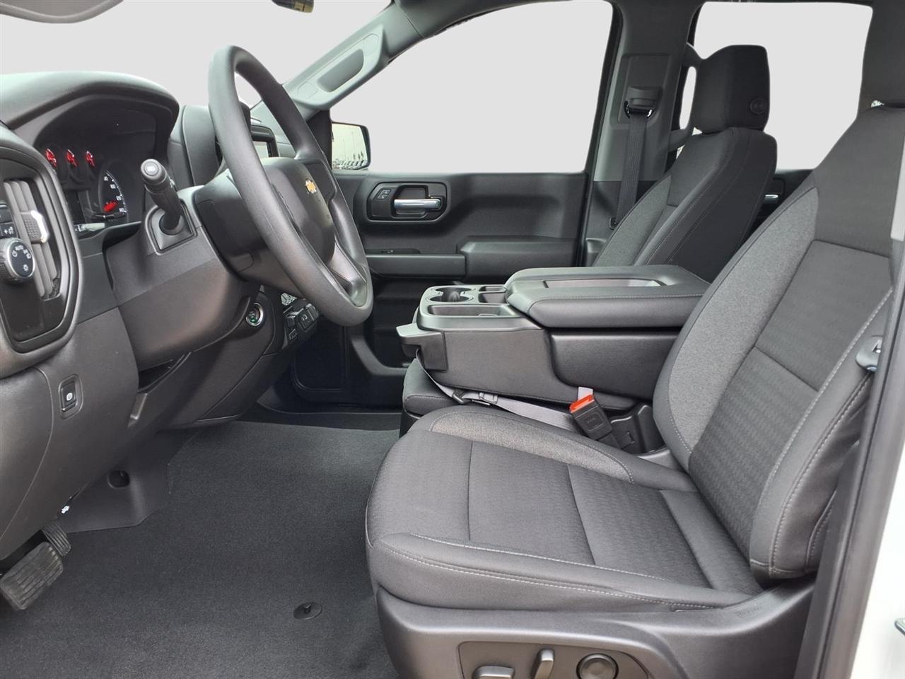 Chevrolet Silverado 1500 Custom Crew Cab 2WD 2025