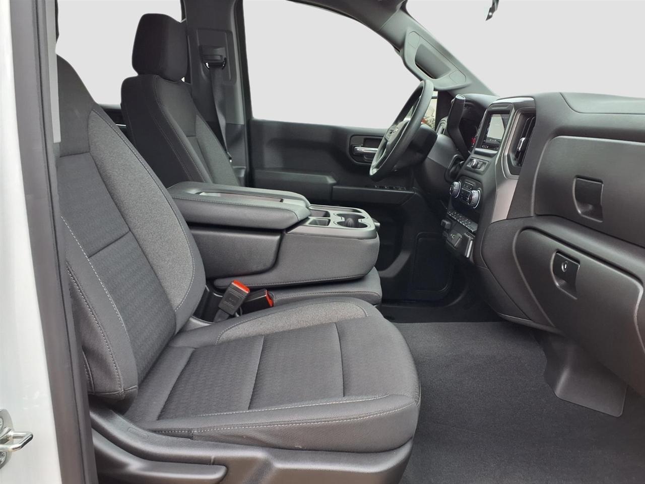 Chevrolet Silverado 1500 Custom Crew Cab 2WD 2025