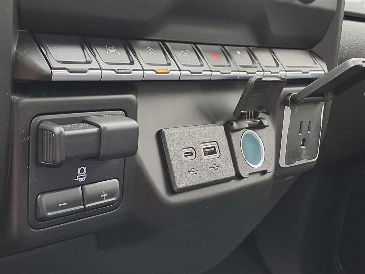 Chevrolet Silverado 1500 Custom Crew Cab 2WD 2025