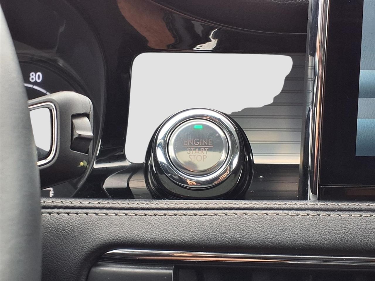 Lincoln Corsair Base 2020