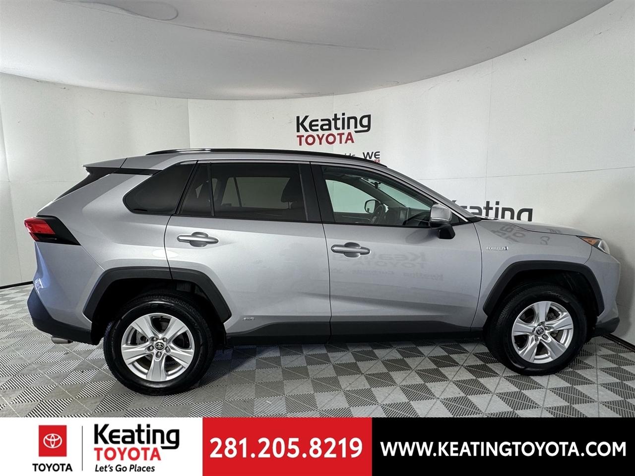 Toyota RAV4 Hybrid XLE 2021