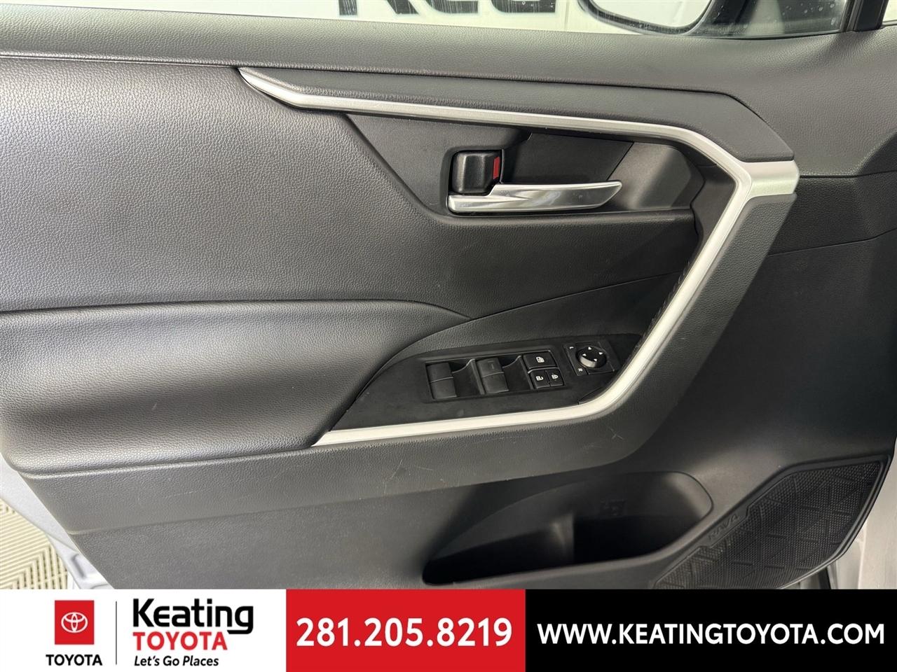 Toyota RAV4 Hybrid XLE 2021