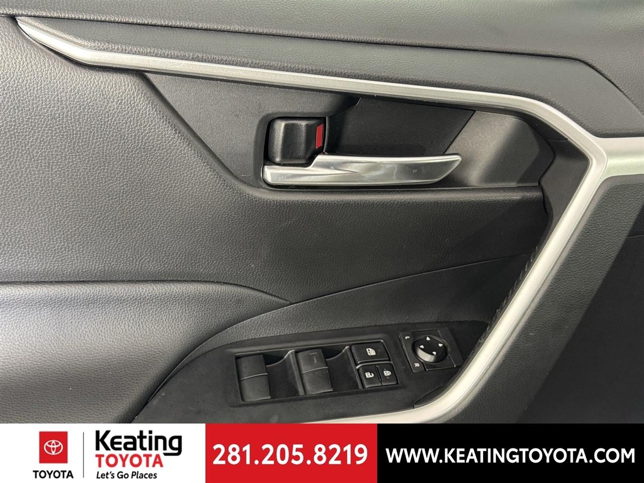 Toyota RAV4 Hybrid XLE 2021