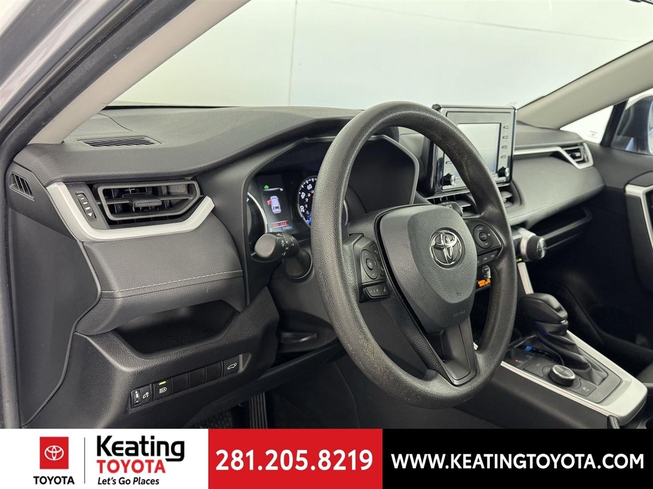 Toyota RAV4 Hybrid XLE 2021