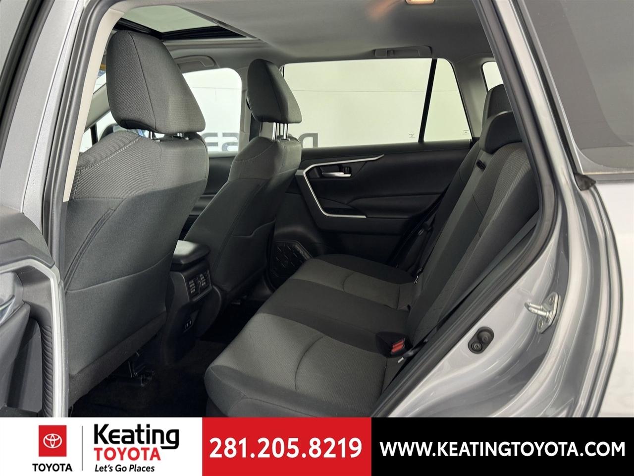 Toyota RAV4 Hybrid XLE 2021