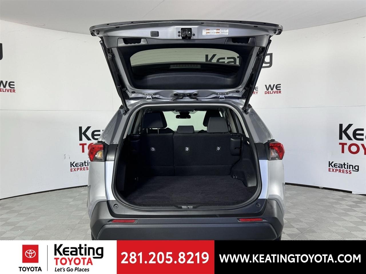 Toyota RAV4 Hybrid XLE 2021