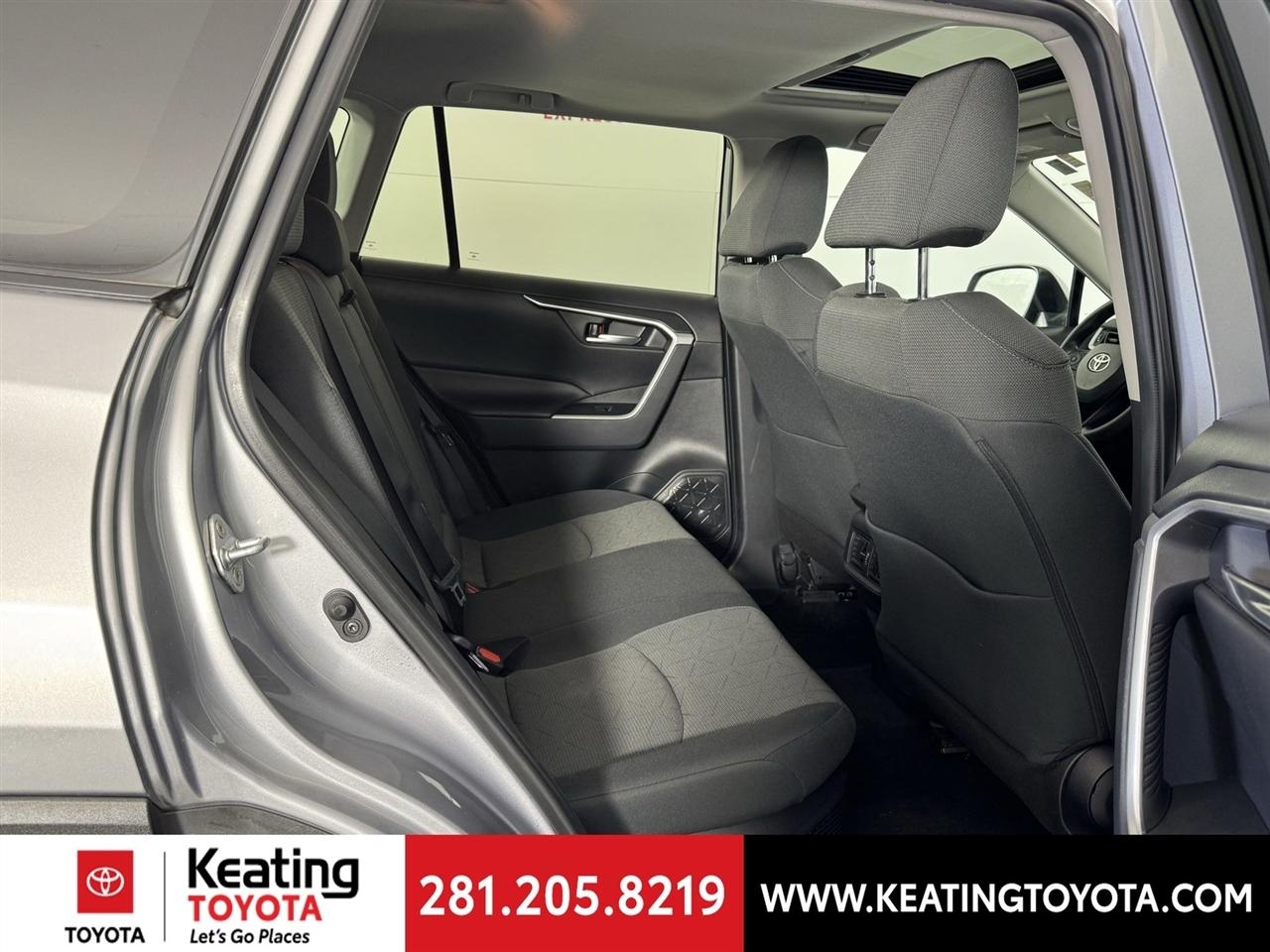 Toyota RAV4 Hybrid XLE 2021