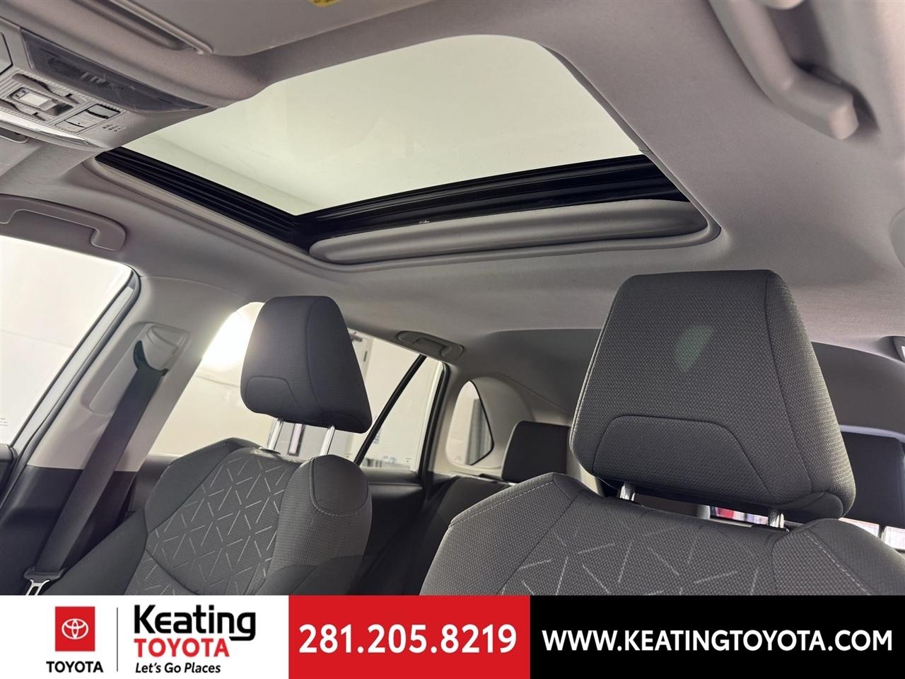 Toyota RAV4 Hybrid XLE 2021