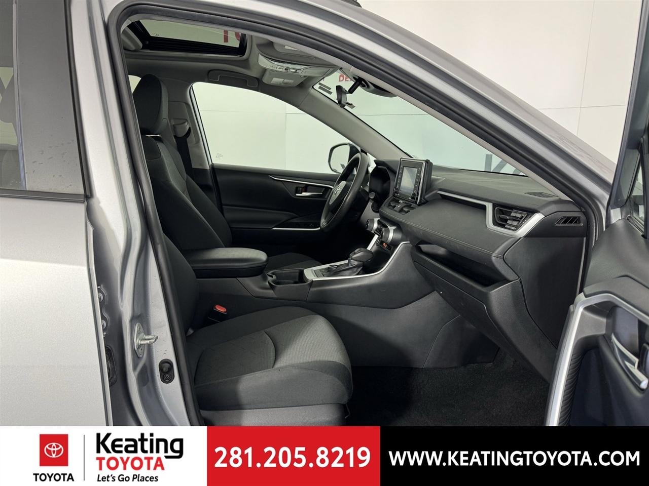 Toyota RAV4 Hybrid XLE 2021