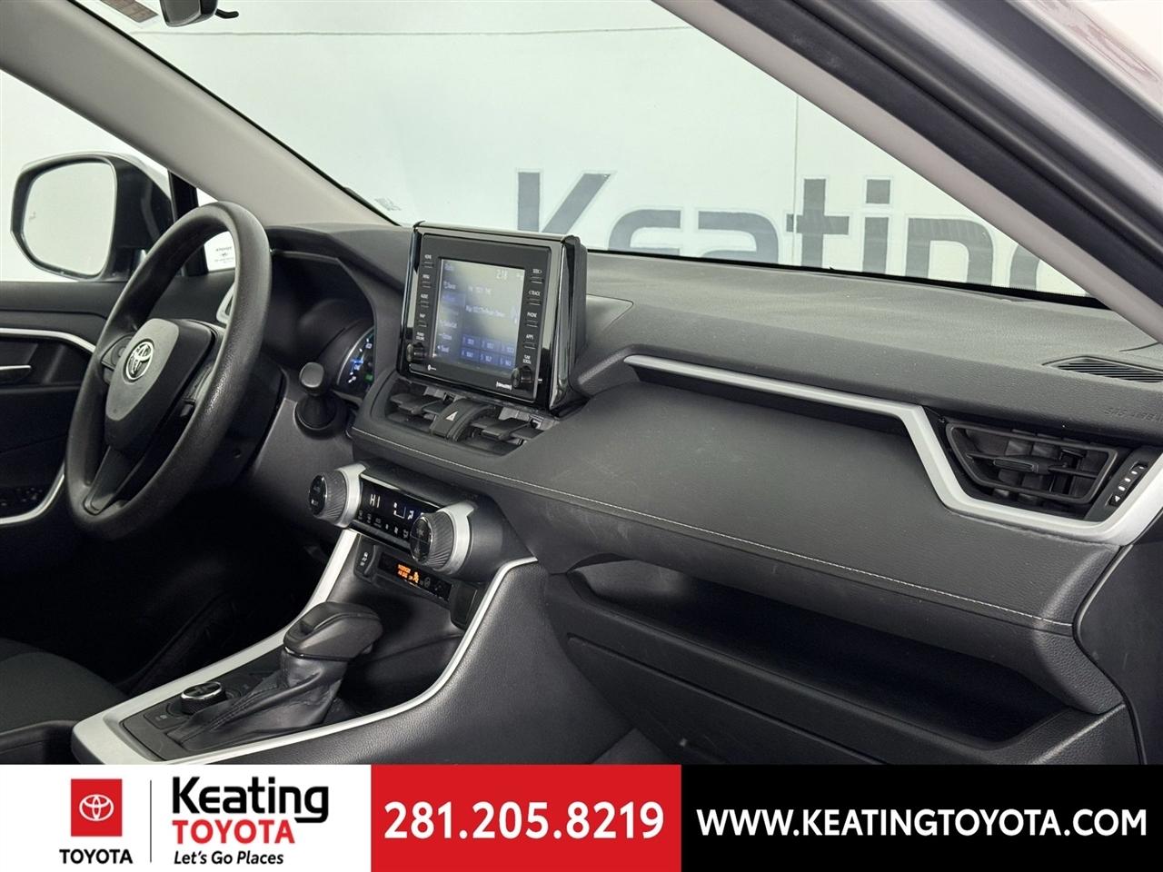 Toyota RAV4 Hybrid XLE 2021