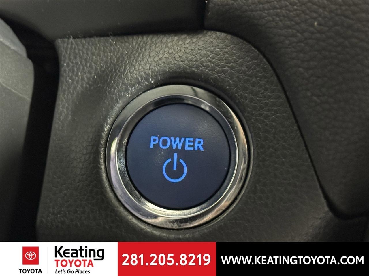 Toyota RAV4 Hybrid XLE 2021