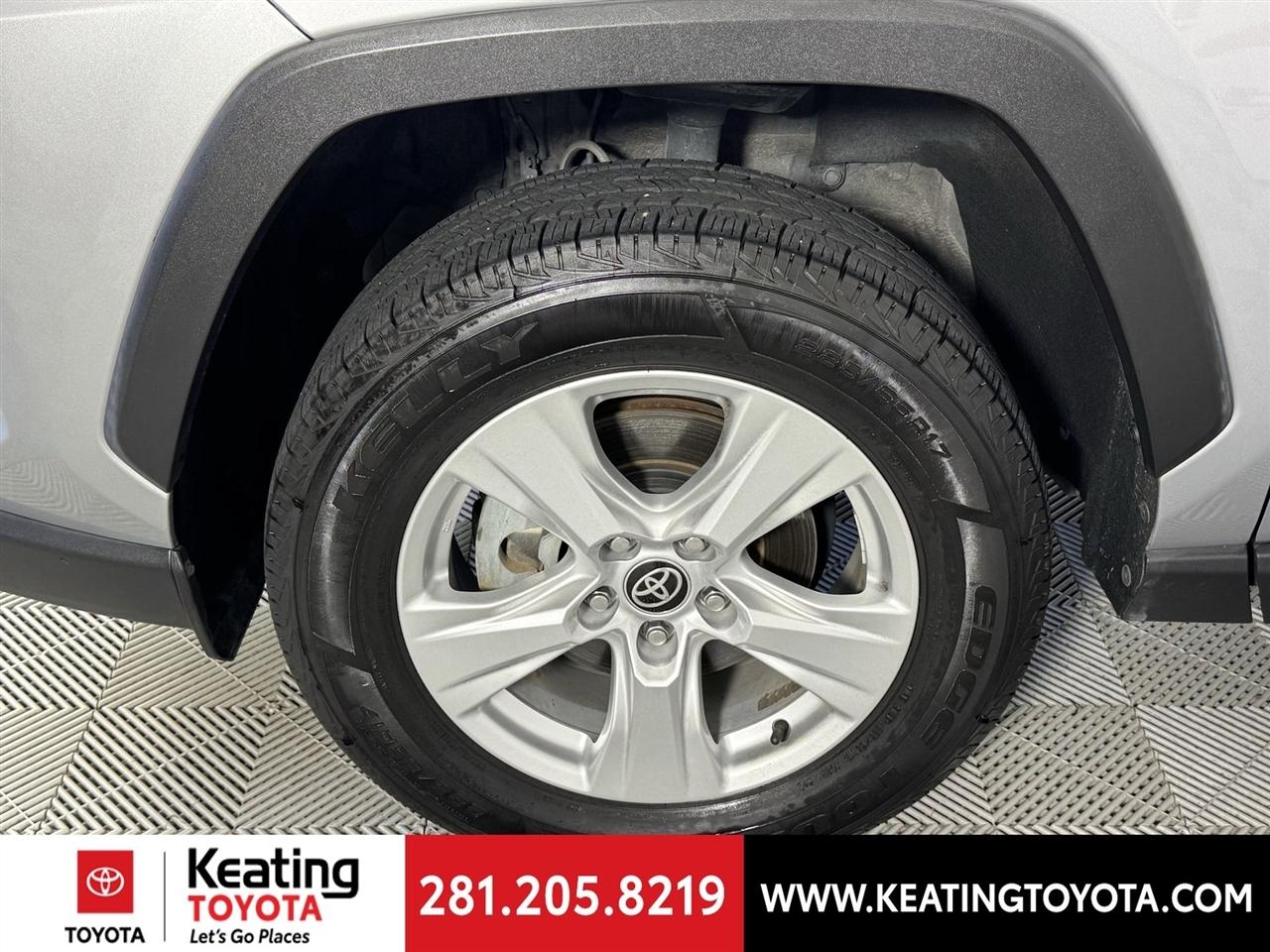 Toyota RAV4 Hybrid XLE 2021