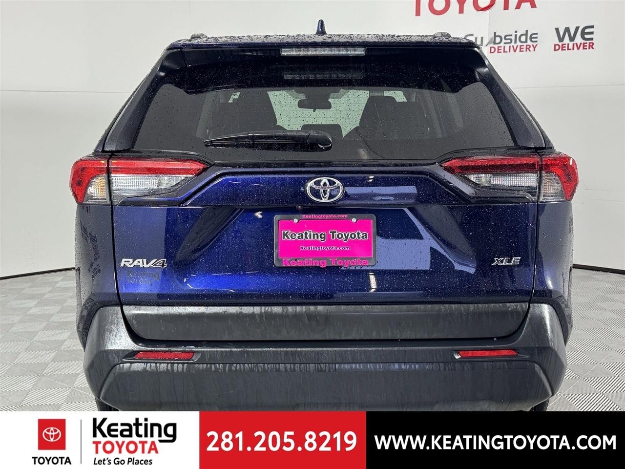 Toyota RAV4 XLE 2024