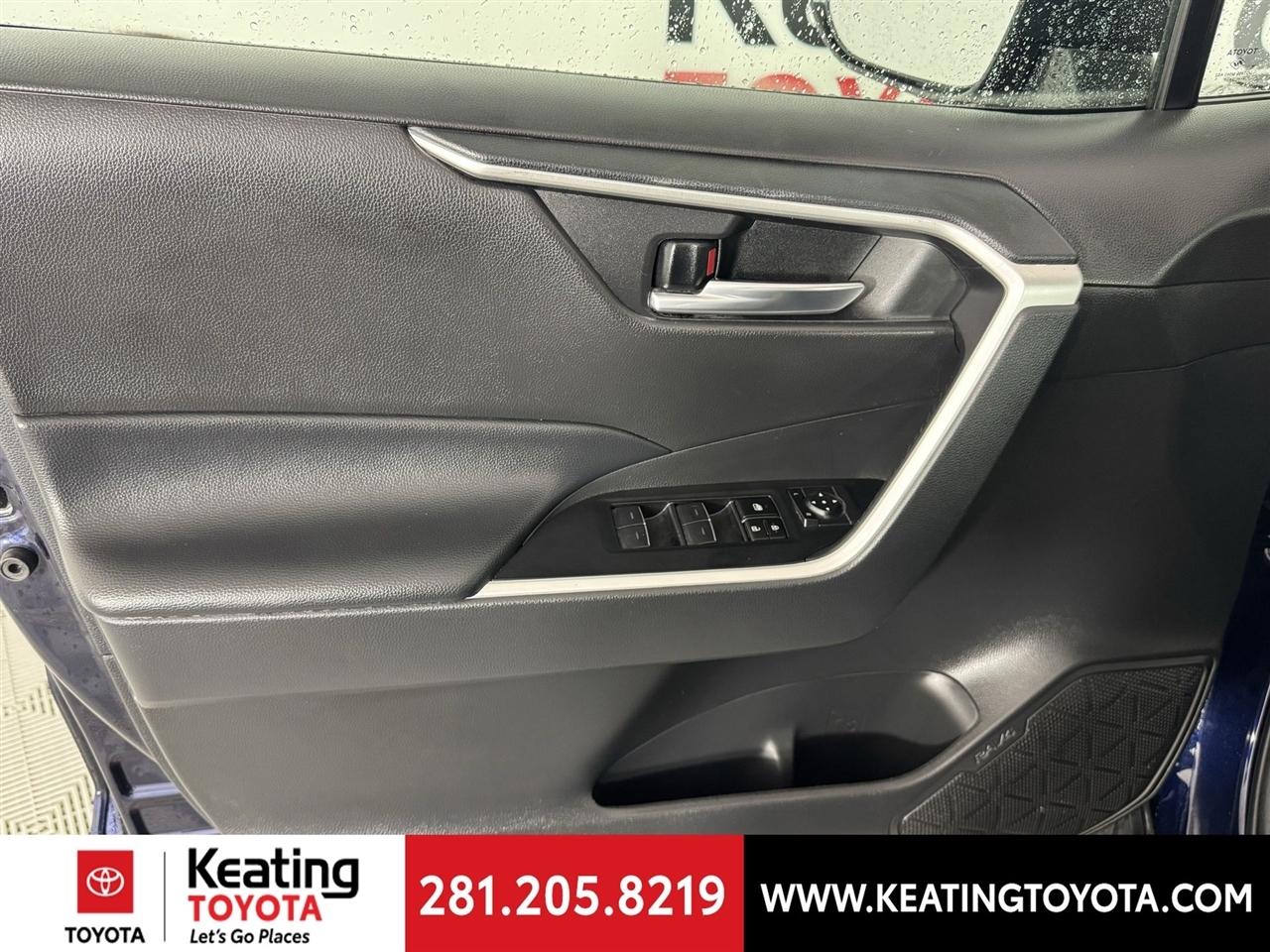 Toyota RAV4 XLE 2024