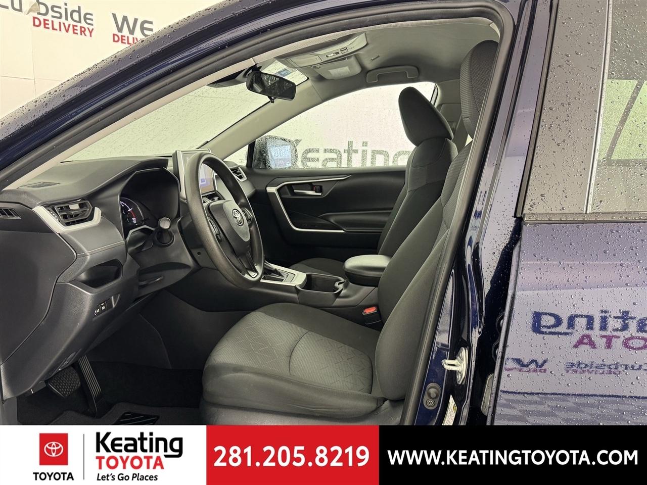 Toyota RAV4 XLE 2024