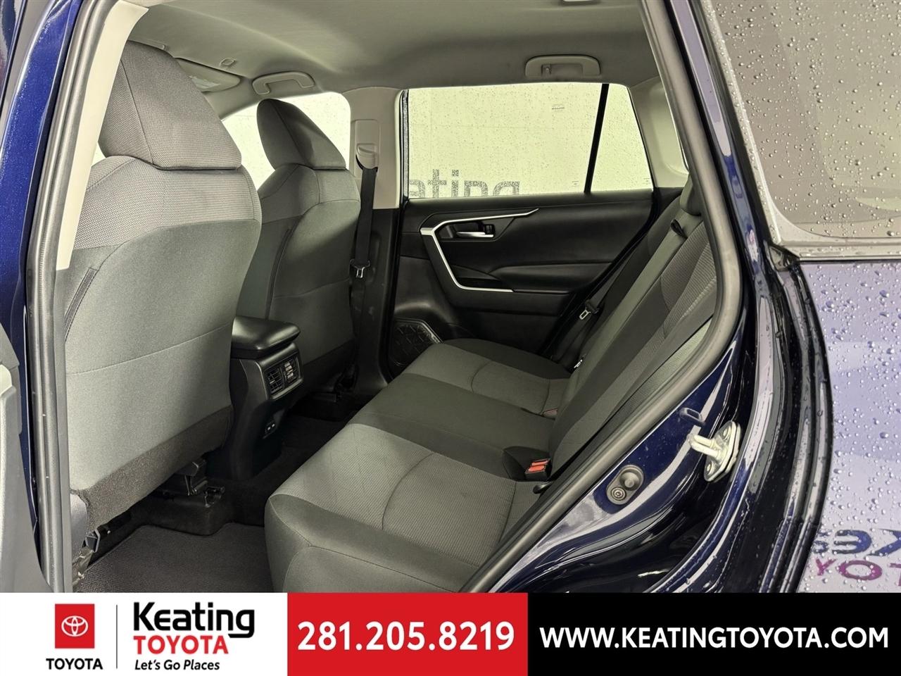 Toyota RAV4 XLE 2024