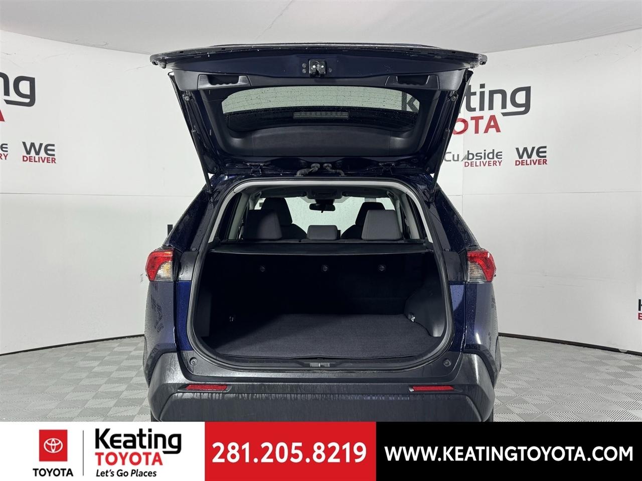 Toyota RAV4 XLE 2024