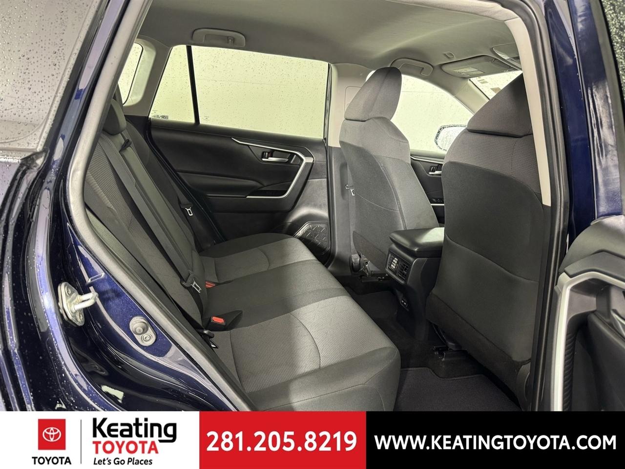 Toyota RAV4 XLE 2024