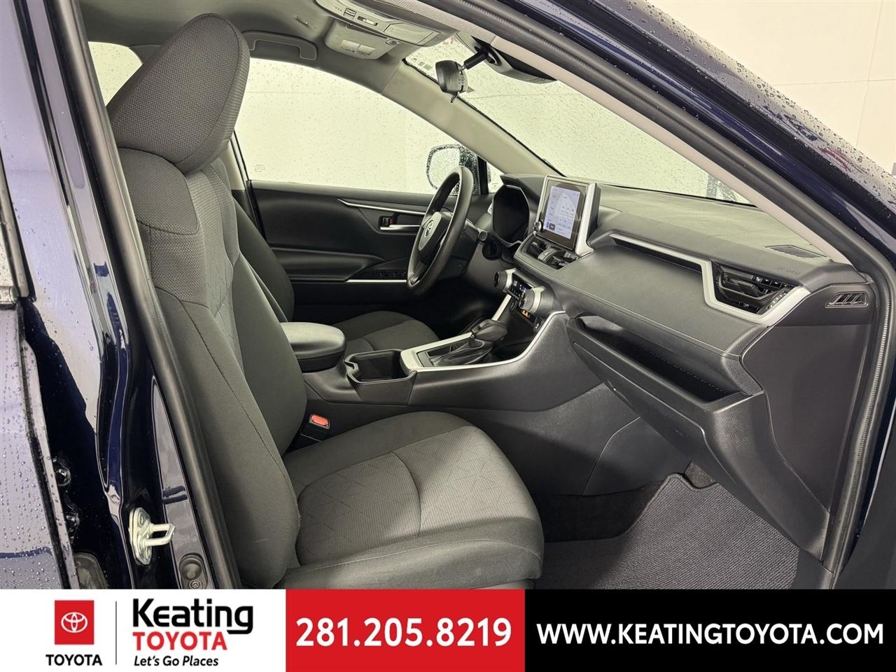 Toyota RAV4 XLE 2024