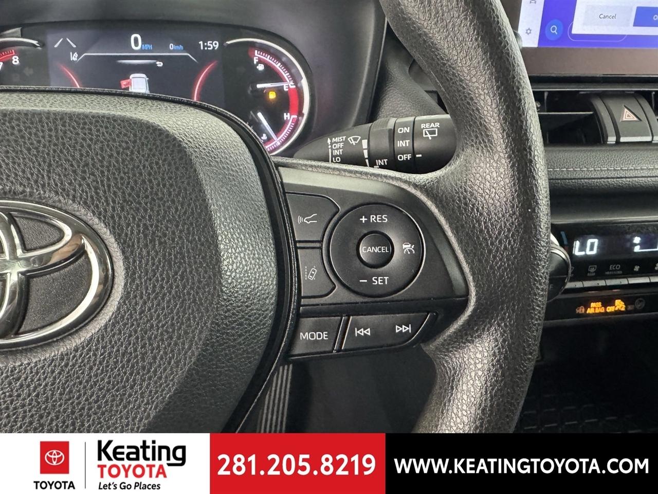 Toyota RAV4 XLE 2024