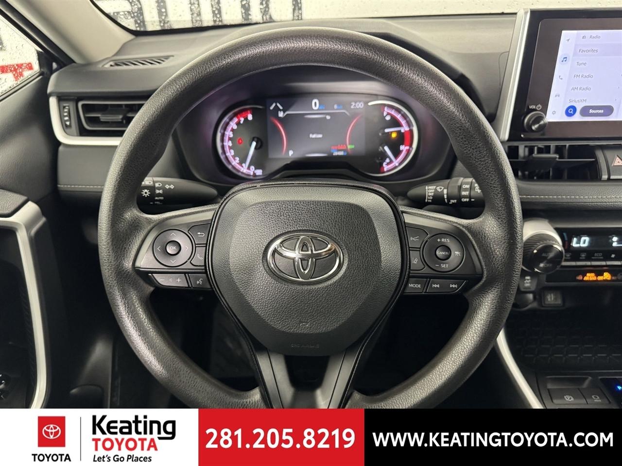 Toyota RAV4 XLE 2024