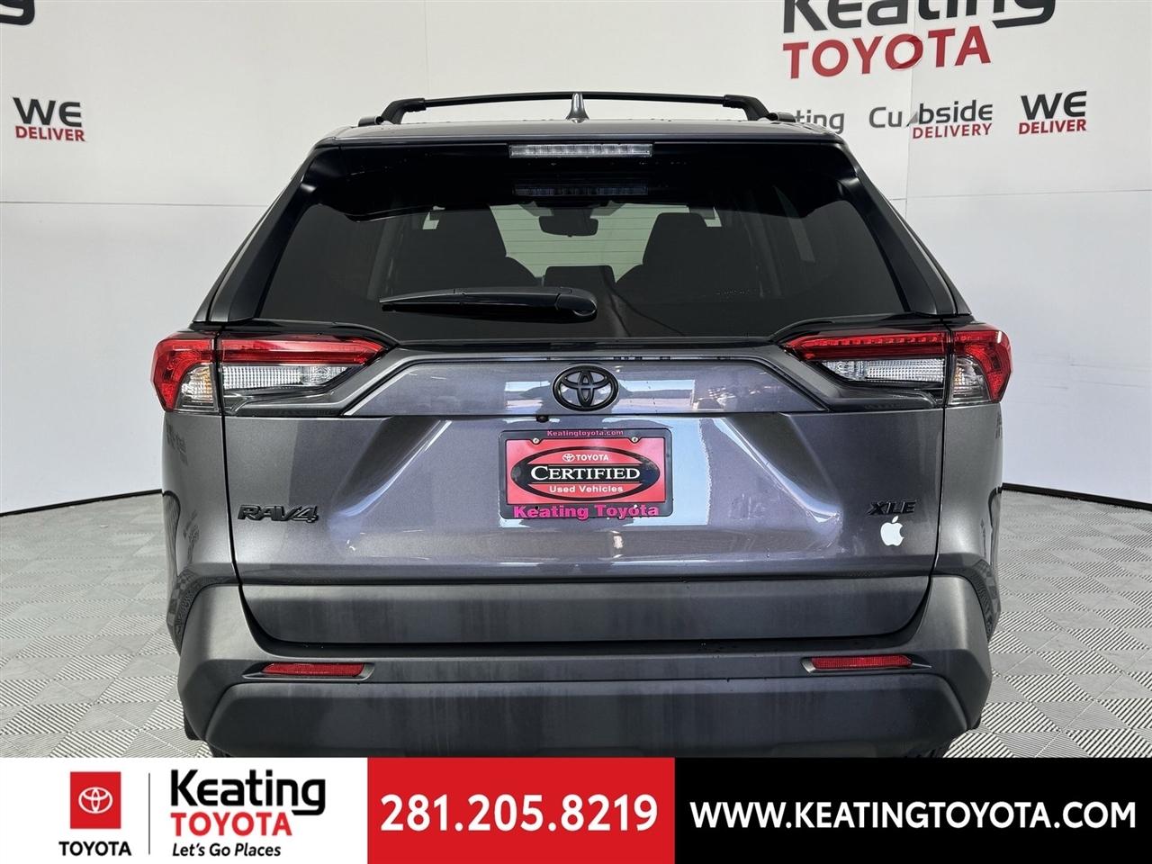 Toyota RAV4 XLE 2024