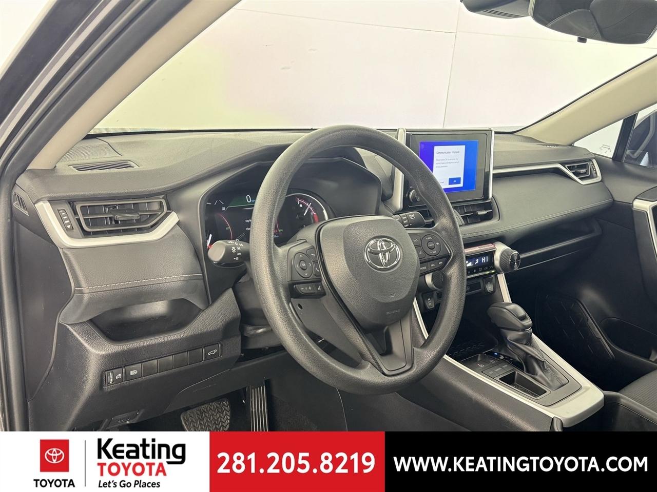 Toyota RAV4 XLE 2024