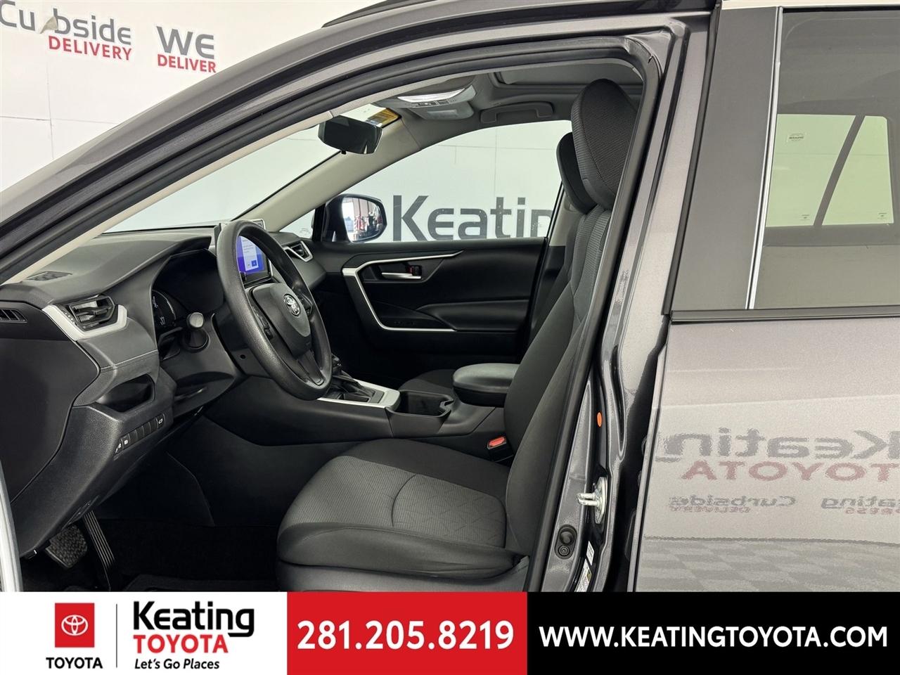 Toyota RAV4 XLE 2024