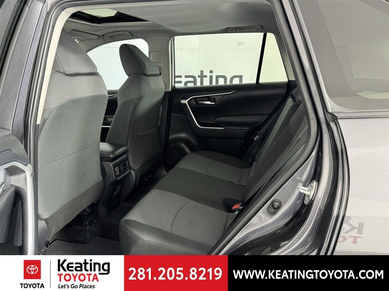 Toyota RAV4 XLE 2024