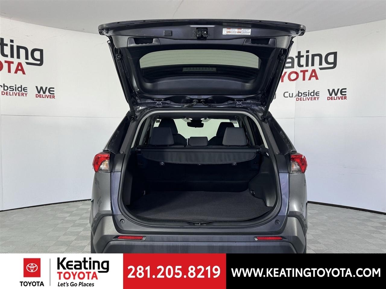 Toyota RAV4 XLE 2024