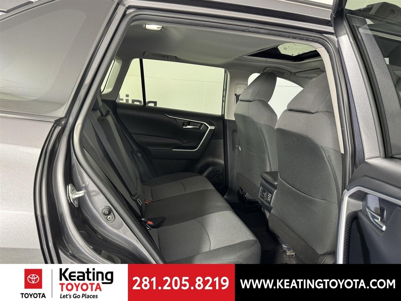 Toyota RAV4 XLE 2024