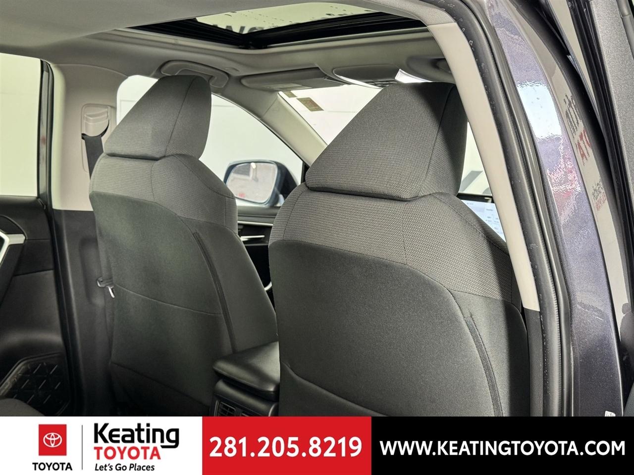 Toyota RAV4 XLE 2024