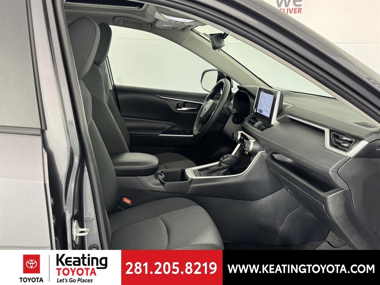 Toyota RAV4 XLE 2024