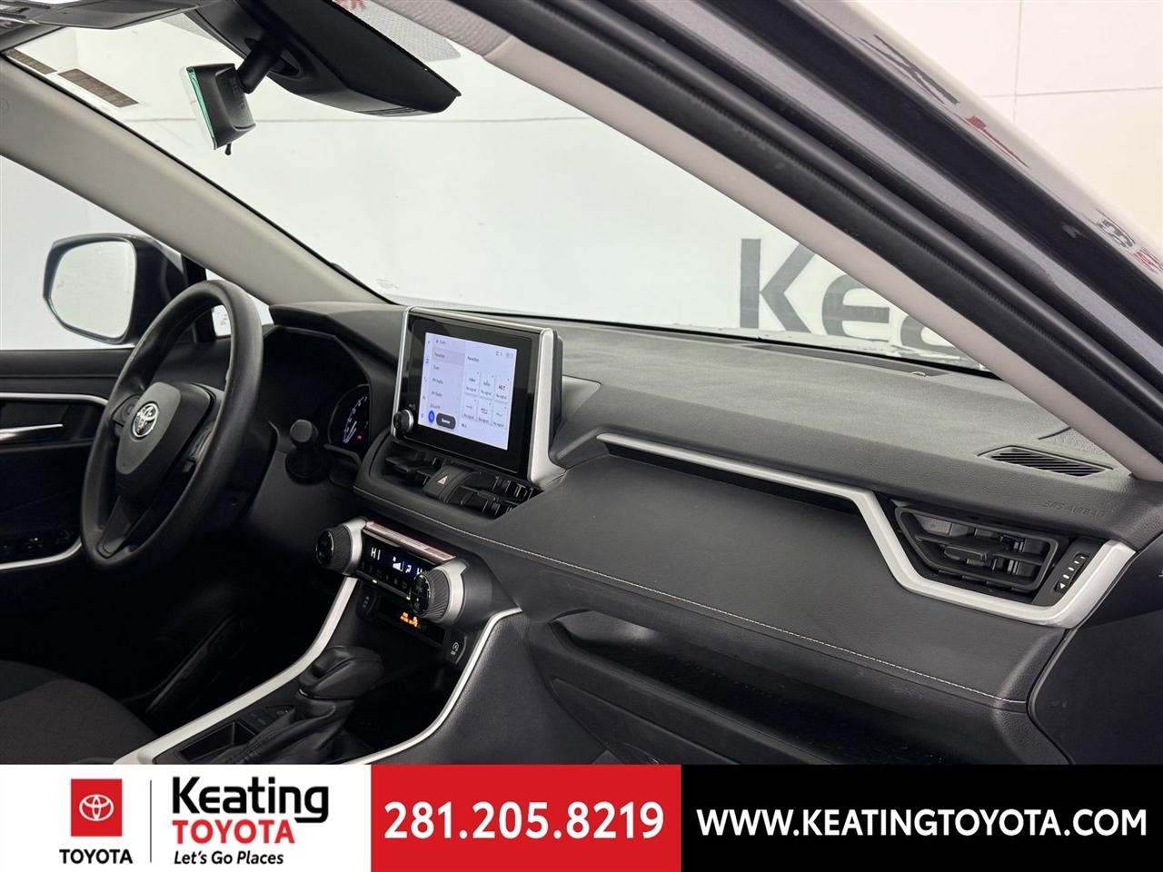 Toyota RAV4 XLE 2024