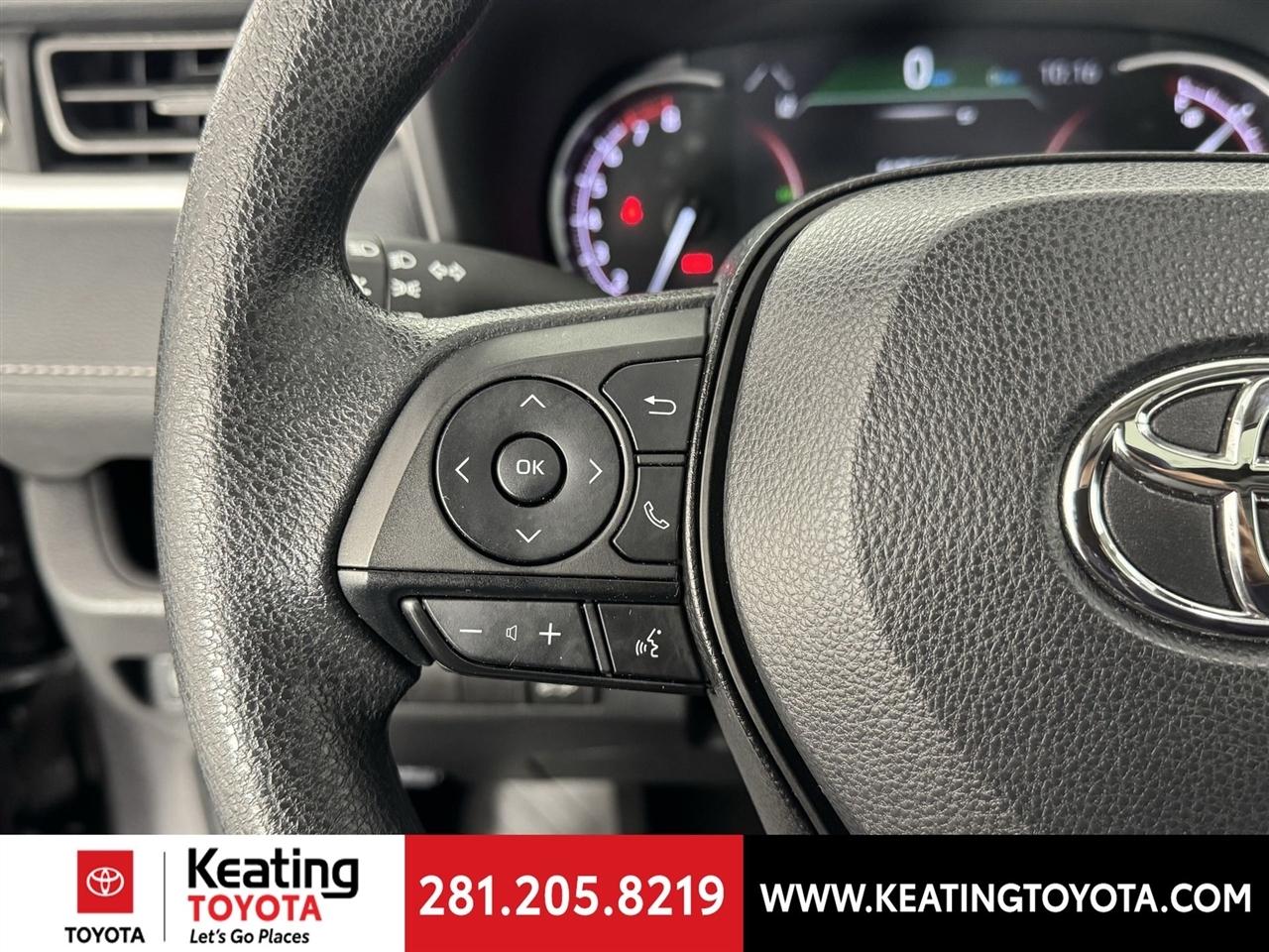 Toyota RAV4 XLE 2024