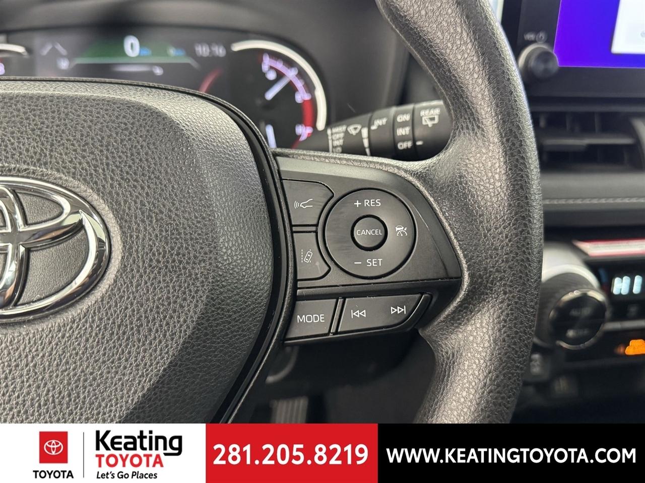 Toyota RAV4 XLE 2024