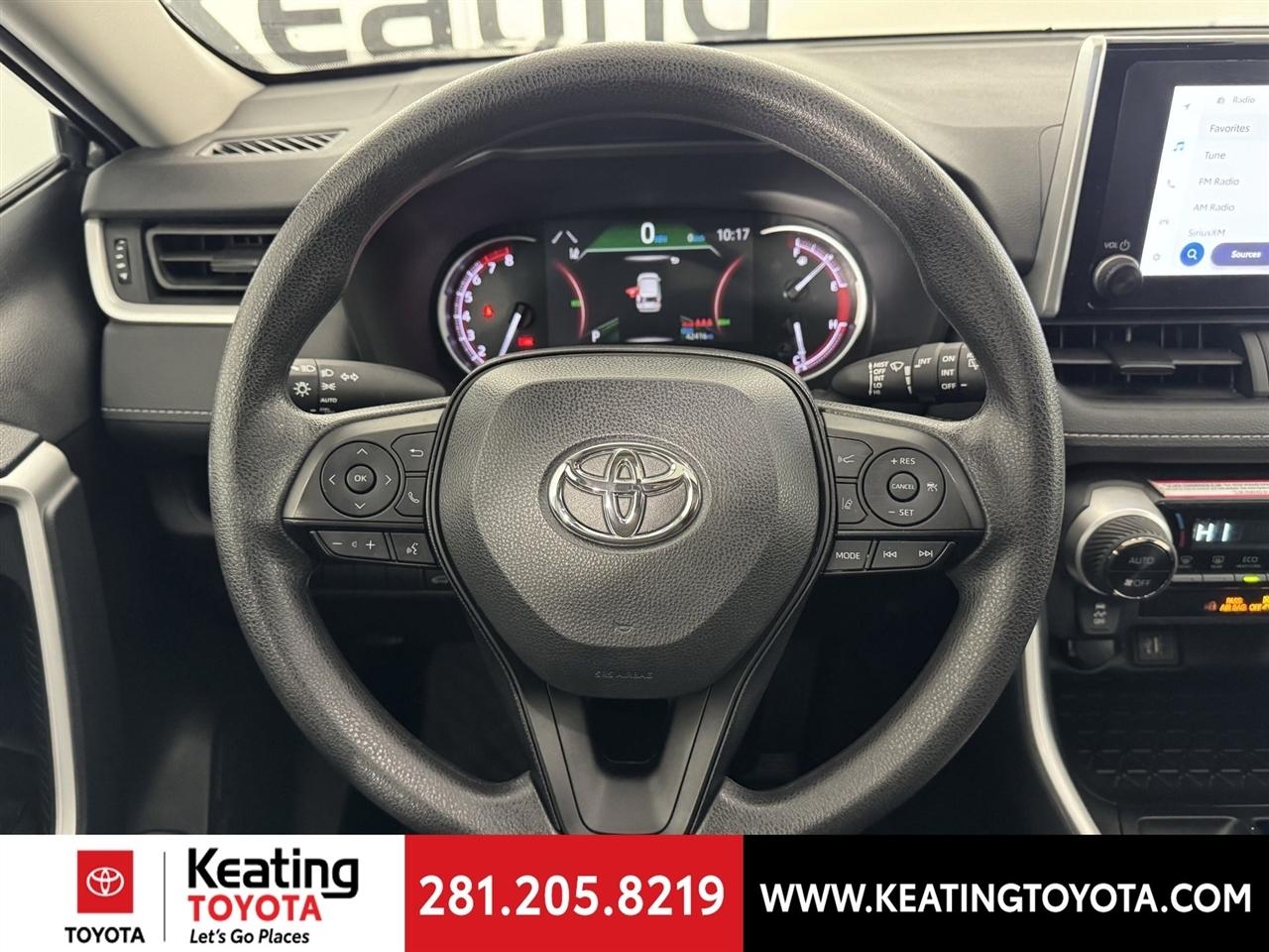 Toyota RAV4 XLE 2024