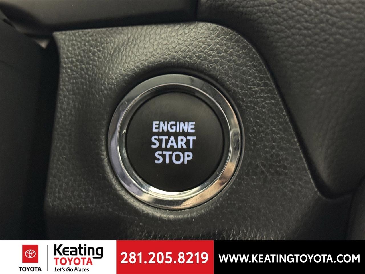 Toyota RAV4 XLE 2024