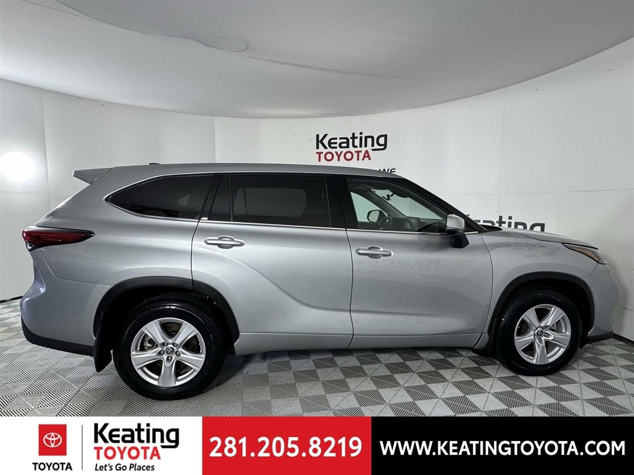 Toyota Highlander LE AWD V6 2022