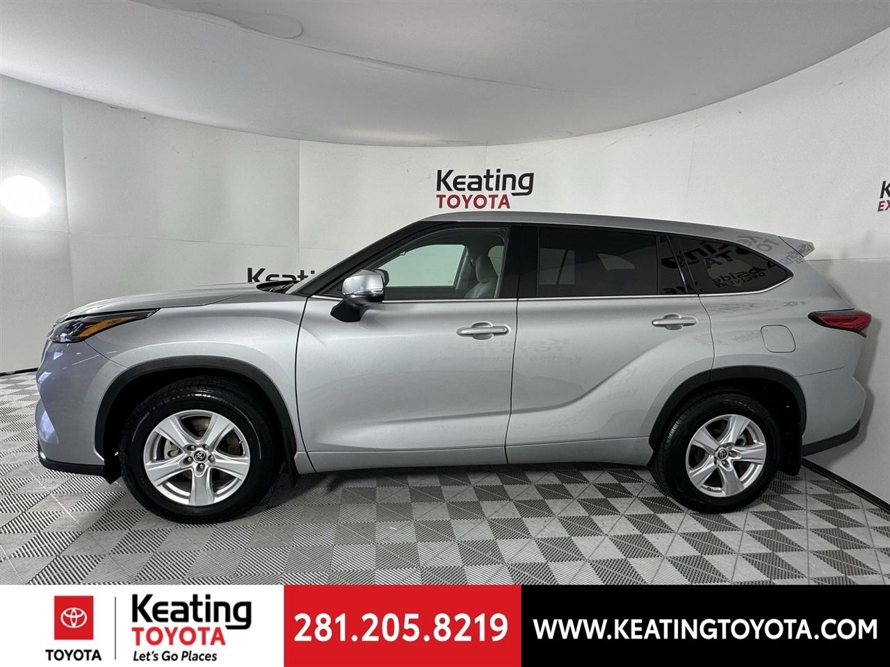 Toyota Highlander LE AWD V6 2022
