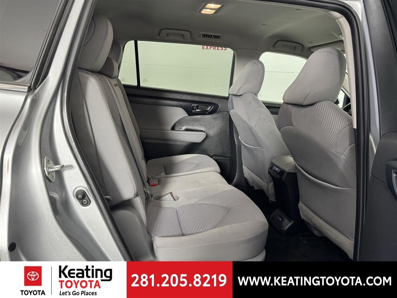 Toyota Highlander LE AWD V6 2022