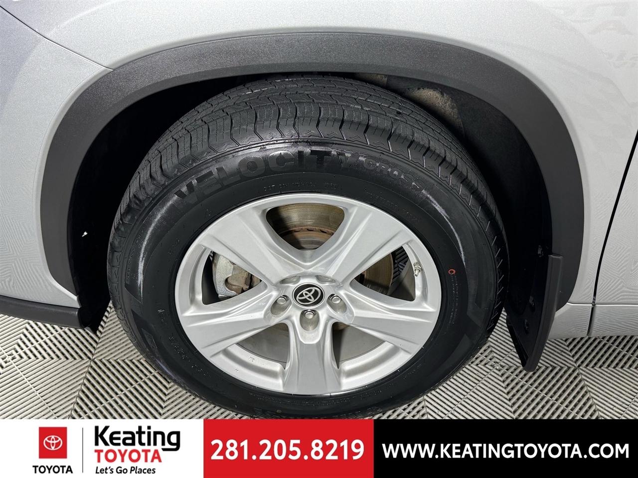 Toyota Highlander LE AWD V6 2022