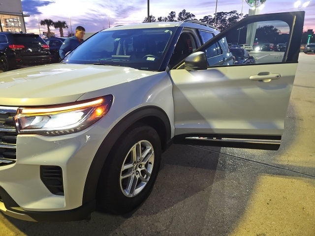 Ford Explorer Active 2025