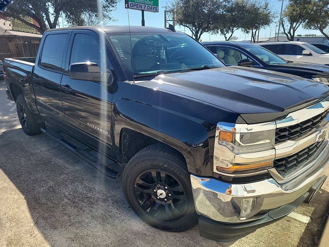 Chevrolet Silverado 1500 LT Crew Cab 2WD 2017